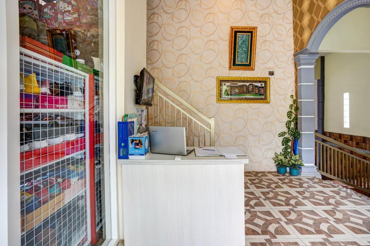 Super Oyo 90642 Lancar Homestay Syariah Tlekung Esterno foto