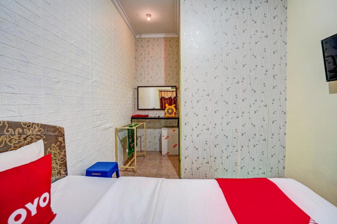 Super Oyo 90642 Lancar Homestay Syariah Tlekung Esterno foto