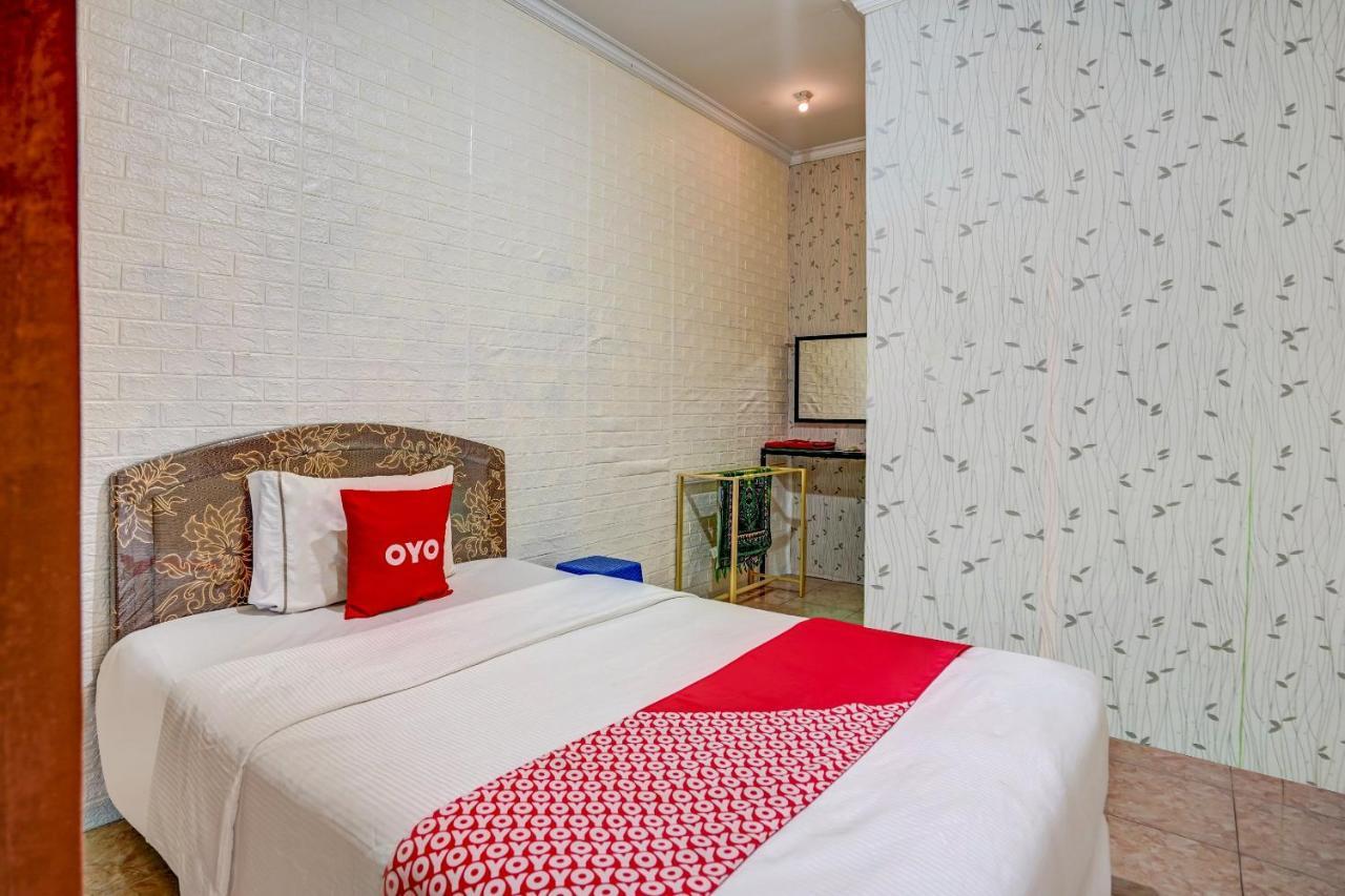 Super Oyo 90642 Lancar Homestay Syariah Tlekung Esterno foto