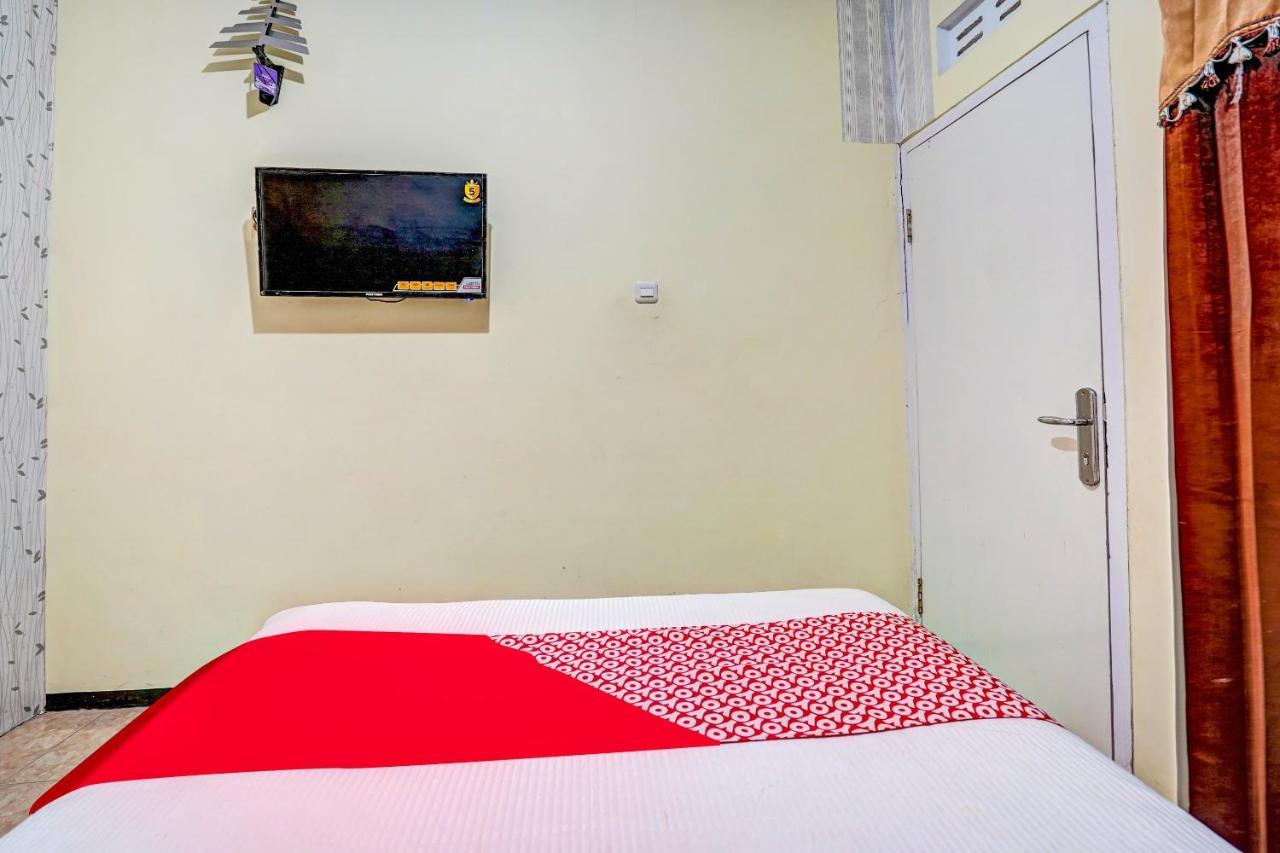 Super Oyo 90642 Lancar Homestay Syariah Tlekung Esterno foto