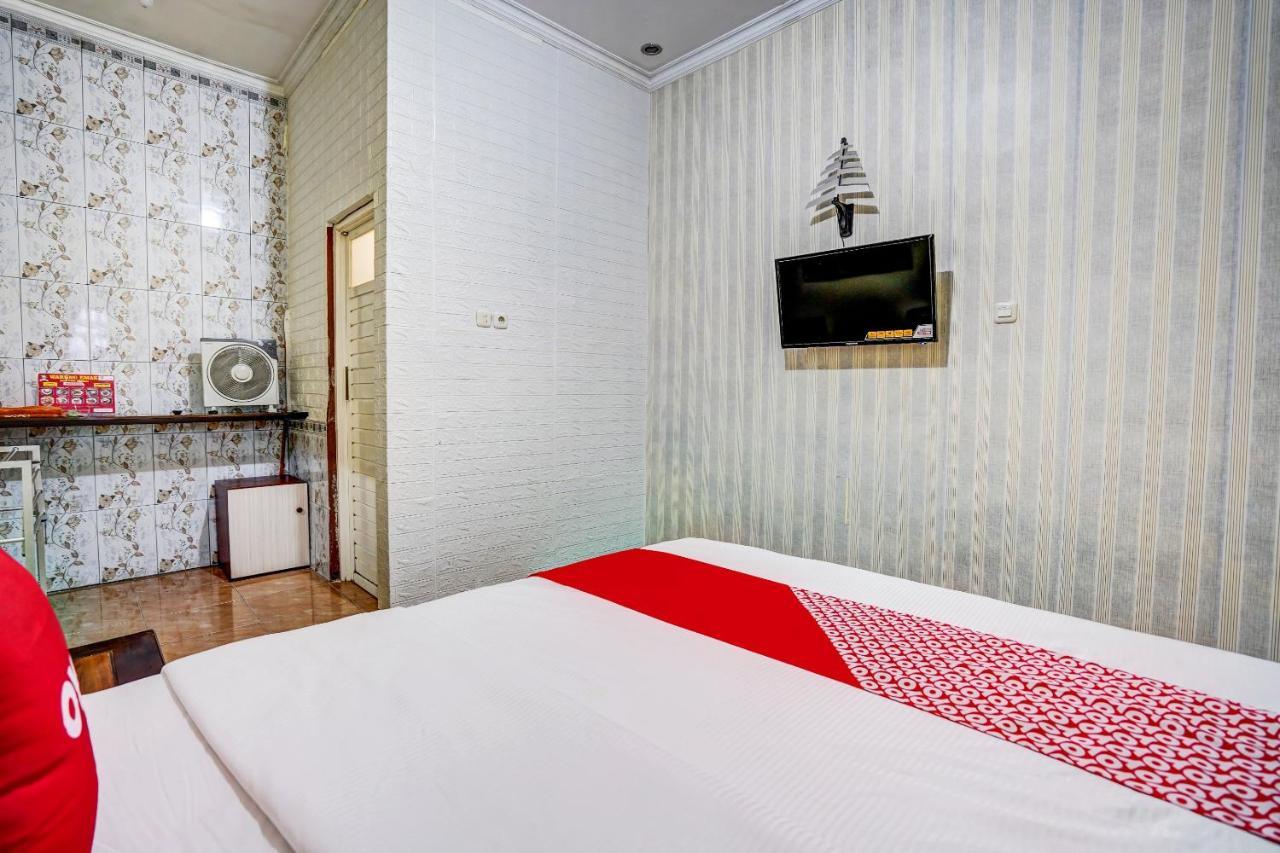 Super Oyo 90642 Lancar Homestay Syariah Tlekung Esterno foto